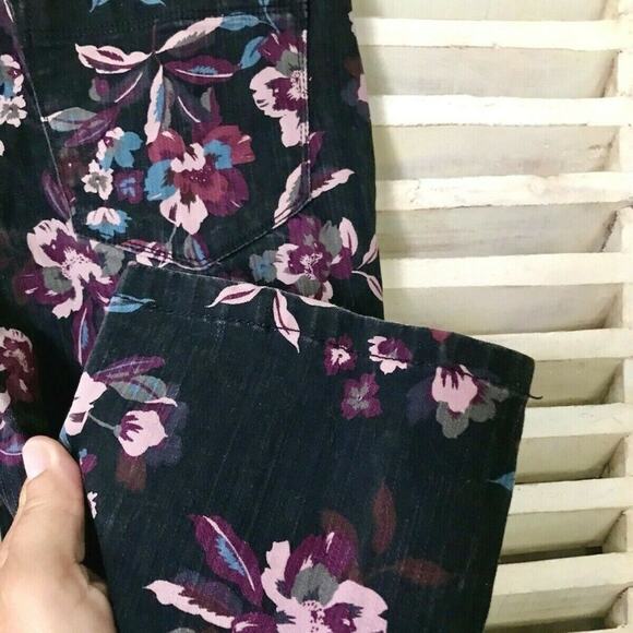 Bandolino Women's Black Floral Denim Straight Leg Jeans Size 8 Boho Cottage - Picture 11 of 11